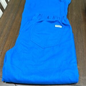 Greys anatomy scrub pants with elastic waste tie &pockets.